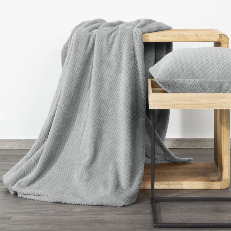 Jednofarebná deka - Cindy 3 strieborná (Rozmer deky: š. 200 cm x d. 220 cm)